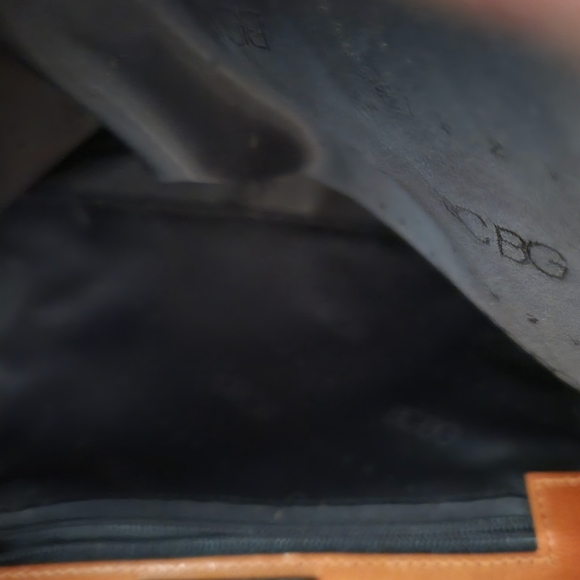 BCBG womens large handbag/tote beautiful brown semi-gloss leather vintage - Picture 7 of 12